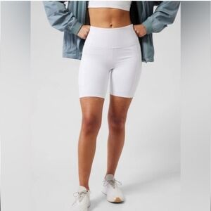 NWT Athleta Ultimate Stash II bike short